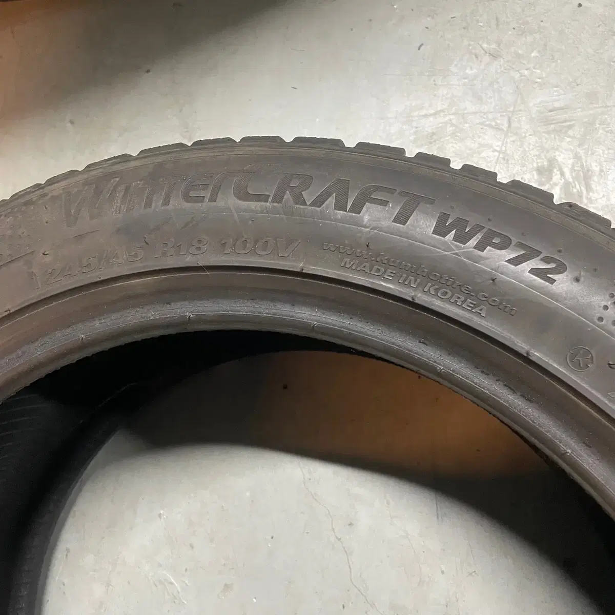 245/45R18  금호 윈터 WP72 3618 75%