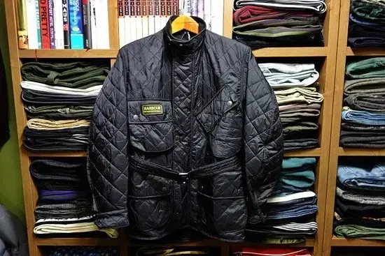 Barbour 바버 인터네셔날 폴라 퀼팅 A7 자켓 m 100