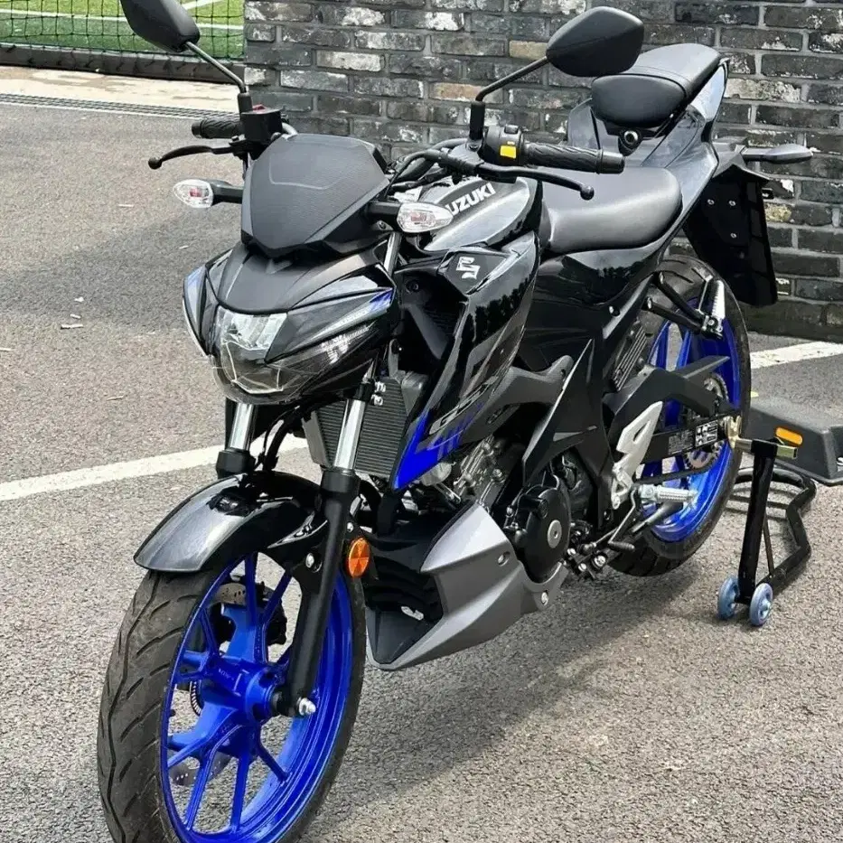 GSX-S125 2023년식 / 20km 신차컨디션 그대로 유지