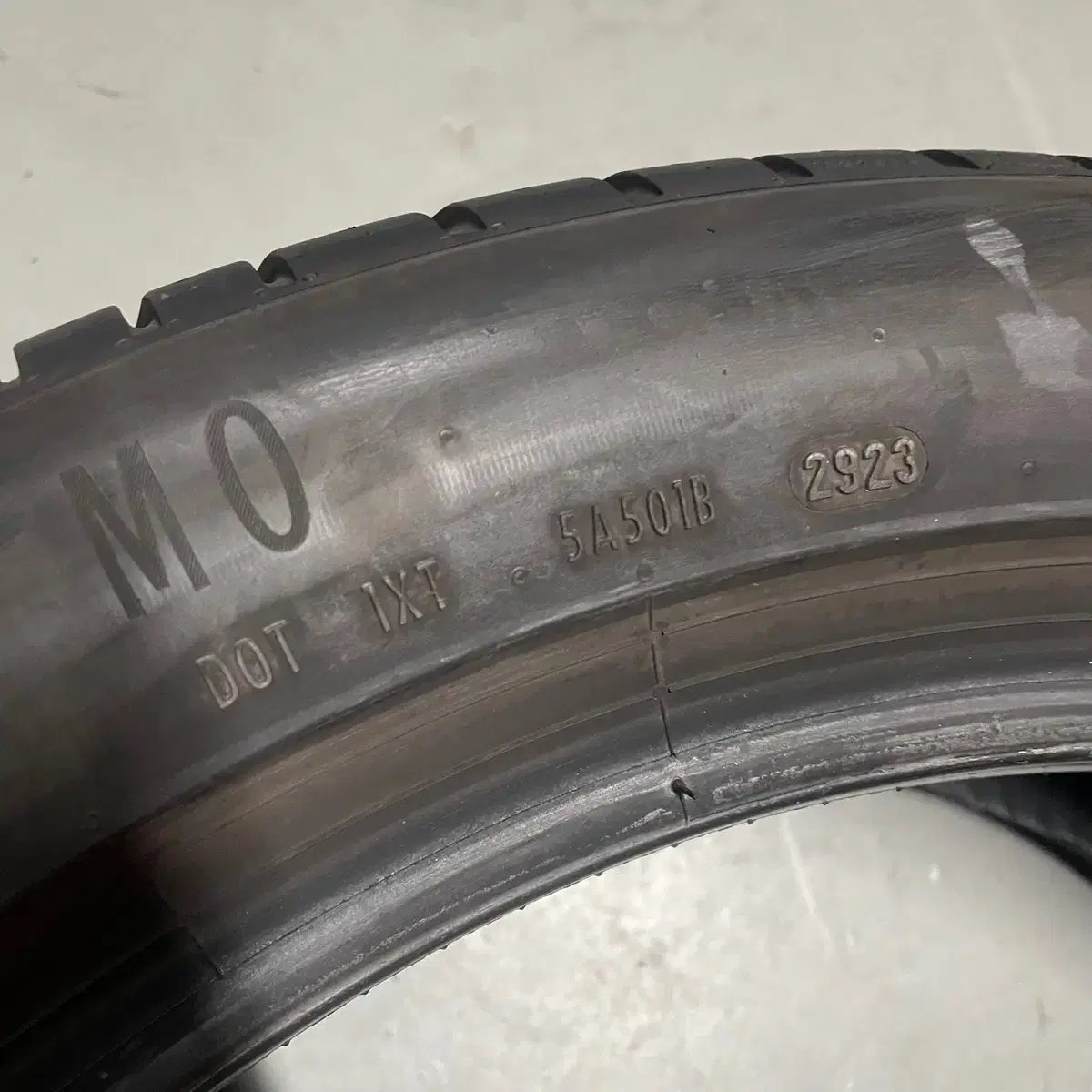 255/45R19 피렐리 신투라노 P7 MO 2923 65%