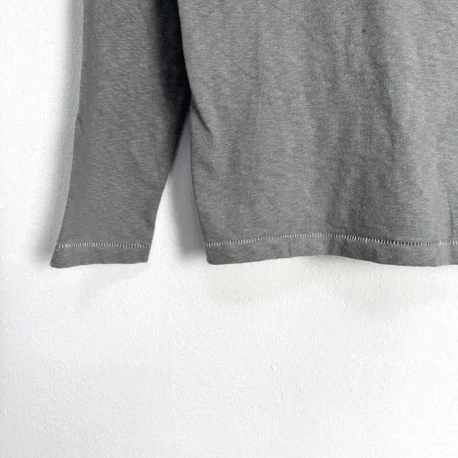 vintage gray henley ling sleeve shirt