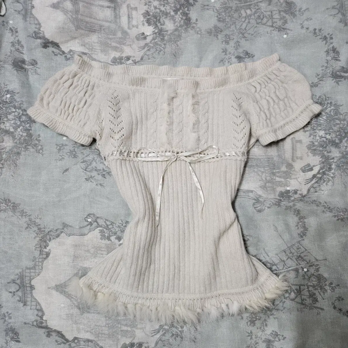 Vintage Moonstruck Ribbon Off-the-Shoulder Knit