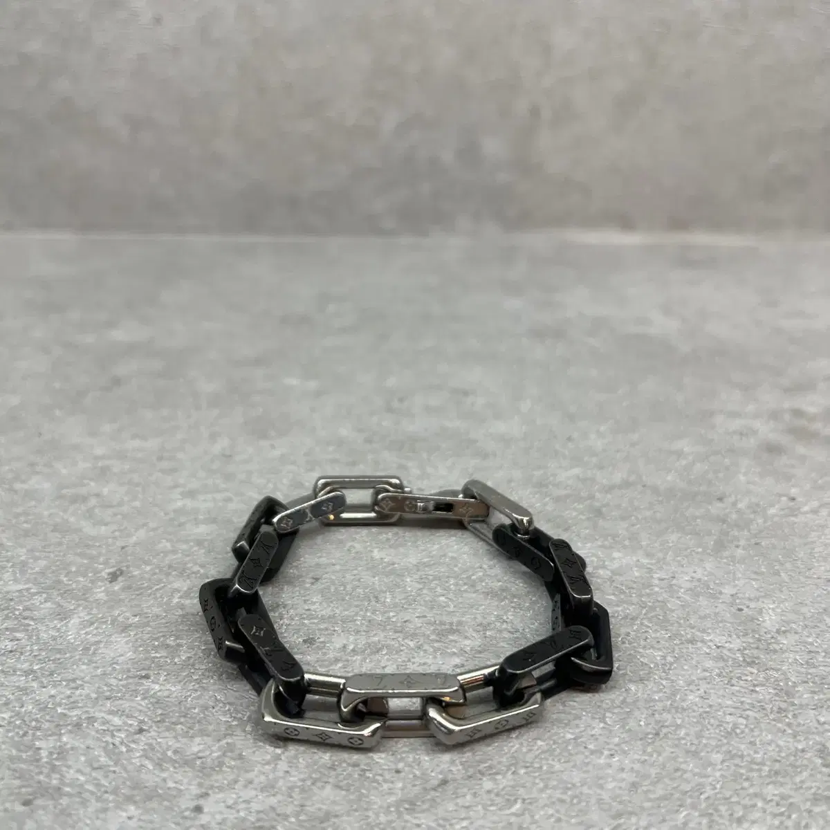 DAWN Suwon / Louis Vuitton Virgil Abloh Chainlink Bracelet L