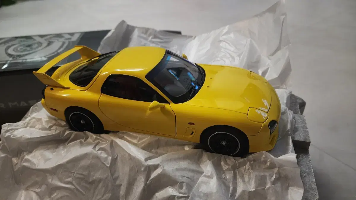 1:18 다이캐스트 폴라마스터 RX-7 FD3S