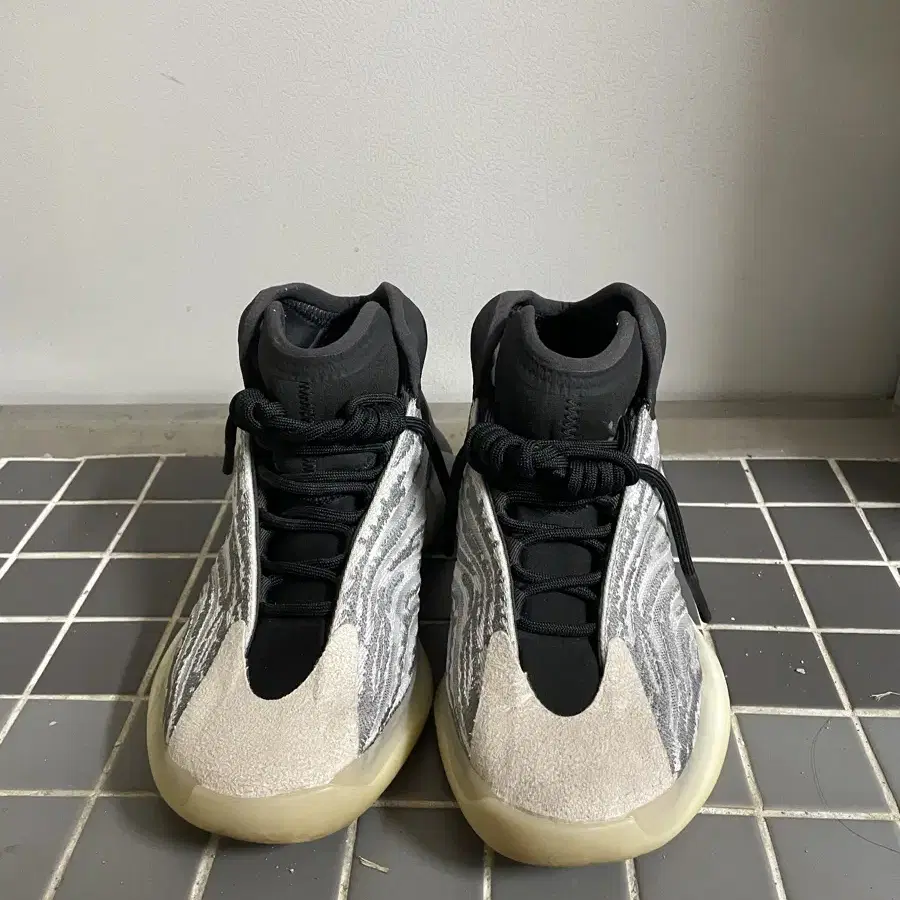 풀박)Adidas Yeezy QNTM 이지 퀀텀 250