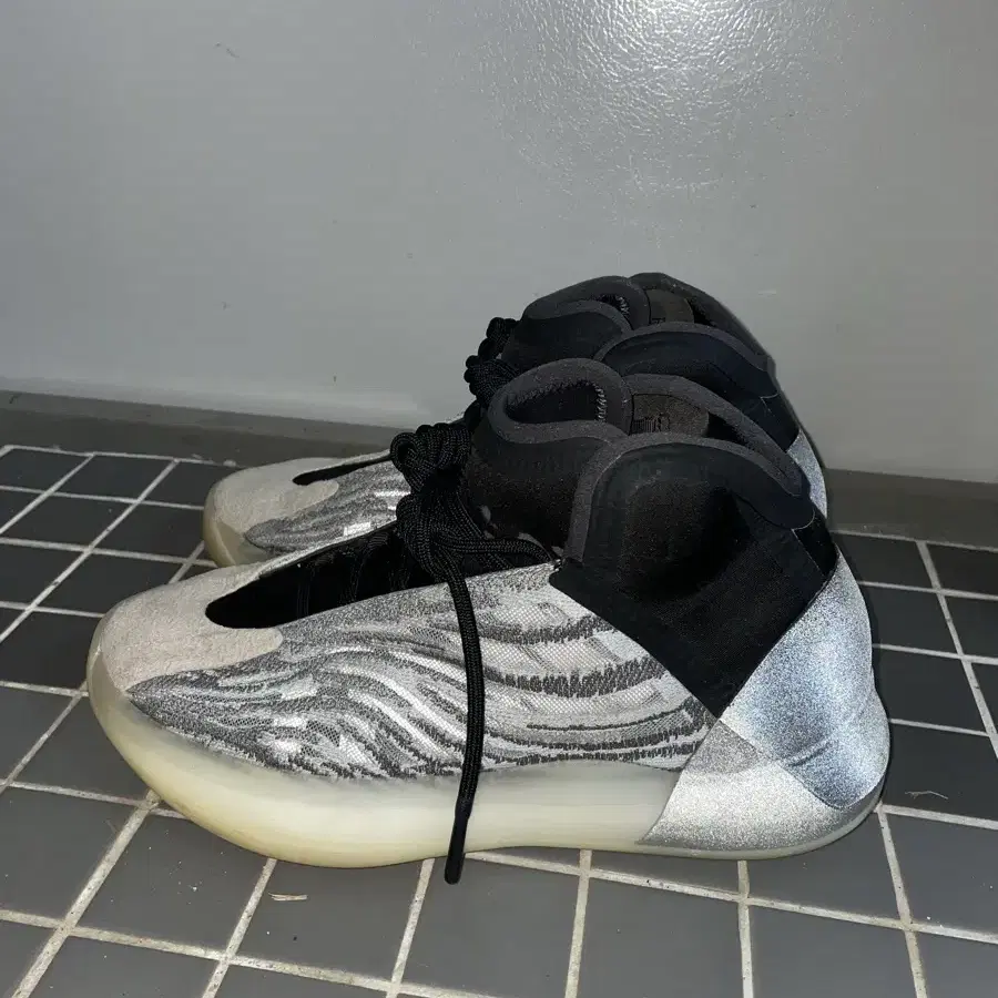 풀박)Adidas Yeezy QNTM 이지 퀀텀 250