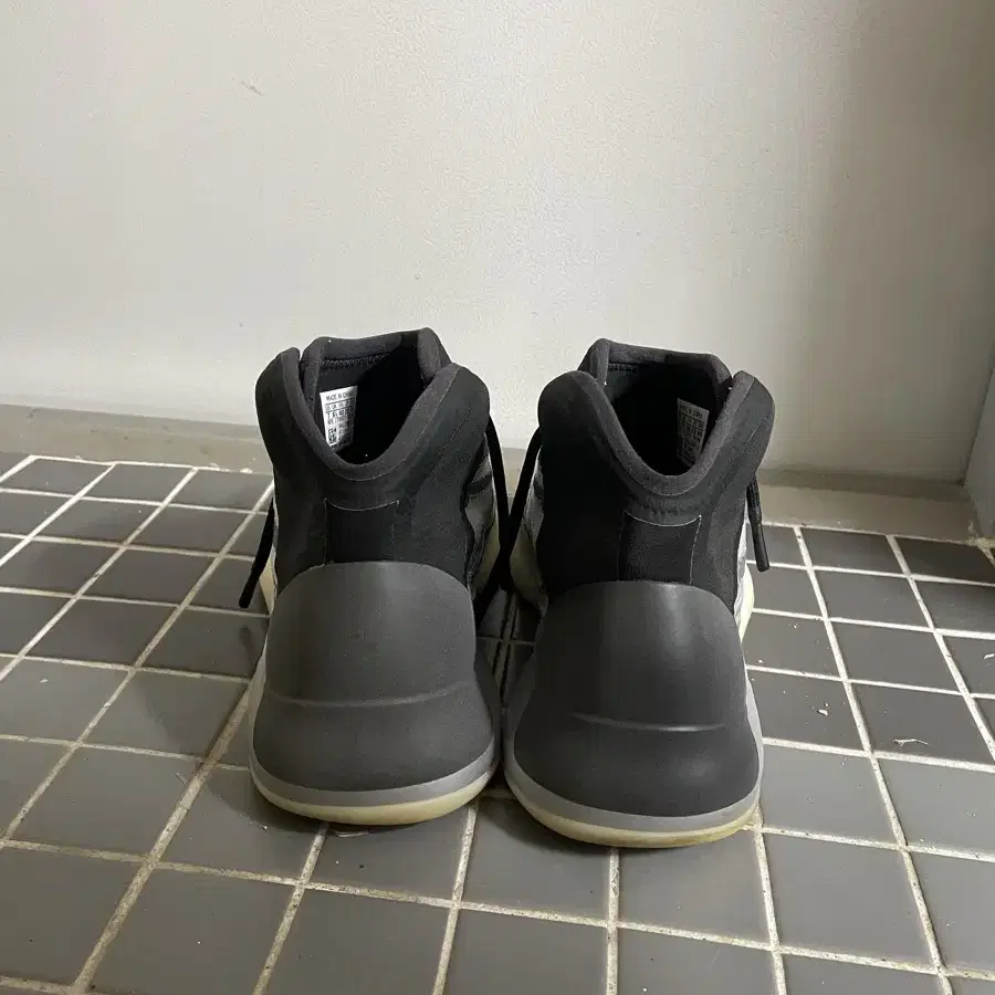 풀박)Adidas Yeezy QNTM 이지 퀀텀 250