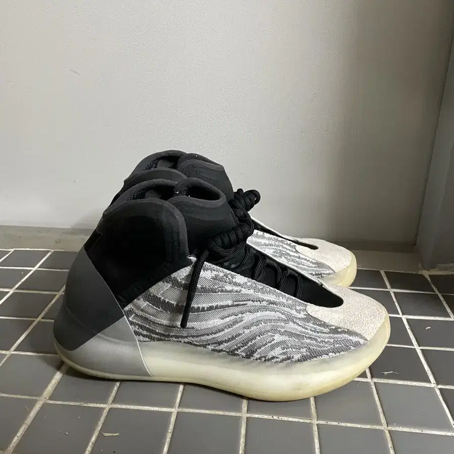 풀박)Adidas Yeezy QNTM 이지 퀀텀 250