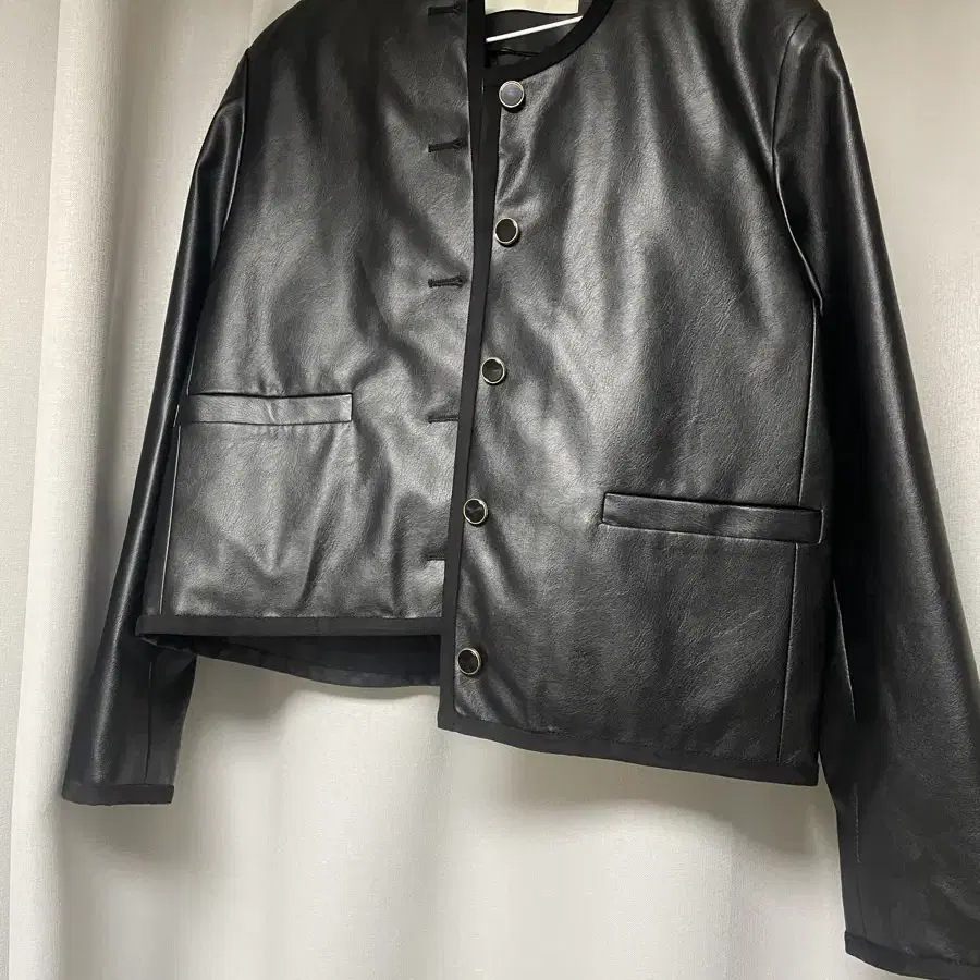 ahwe_No-Collar Fake Leather Jacket_Black