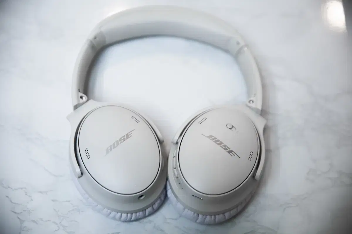 Bose QC45 헤드폰 판매합니다