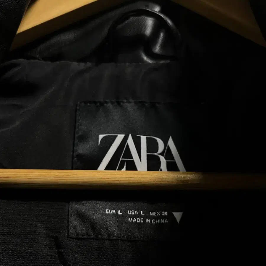 66 ZARA 자라 패딩조끼 정품