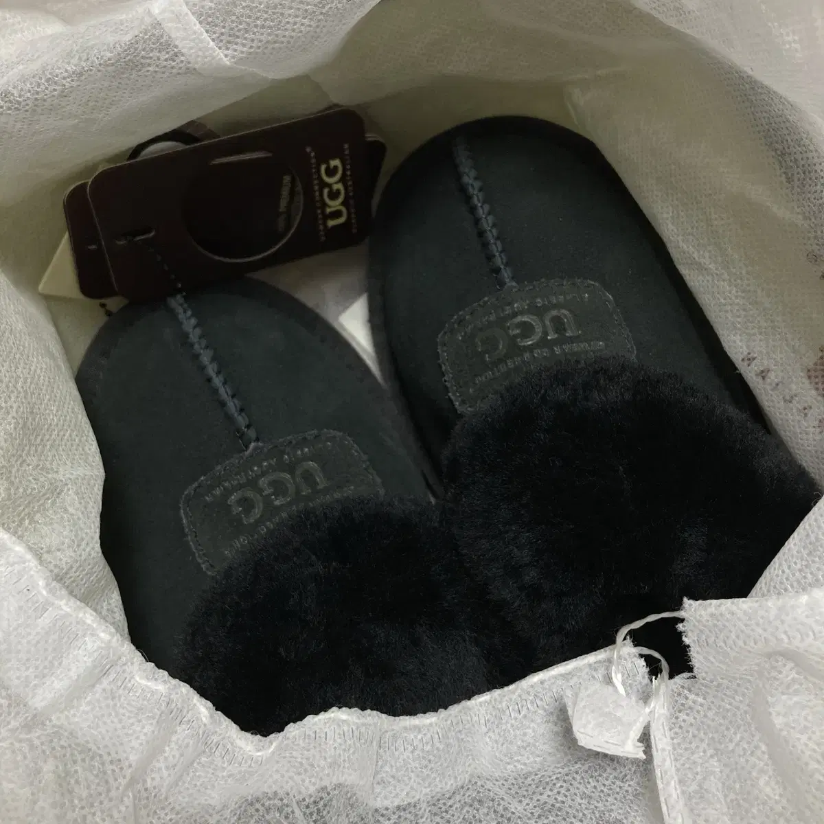 새상품) 어그 코케트 블랙 225 eu35 UGG