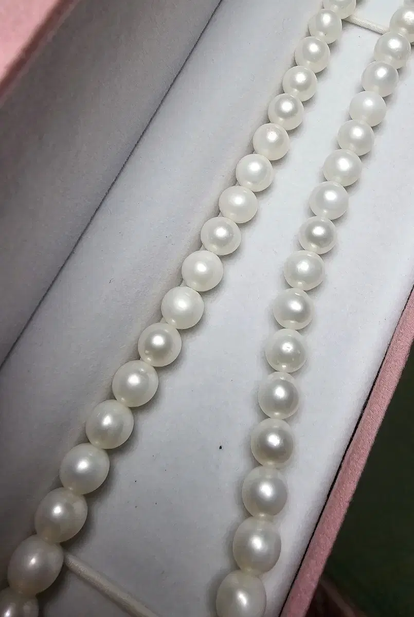 Seawater Cultured Snow Mountain White Pearl Necklace