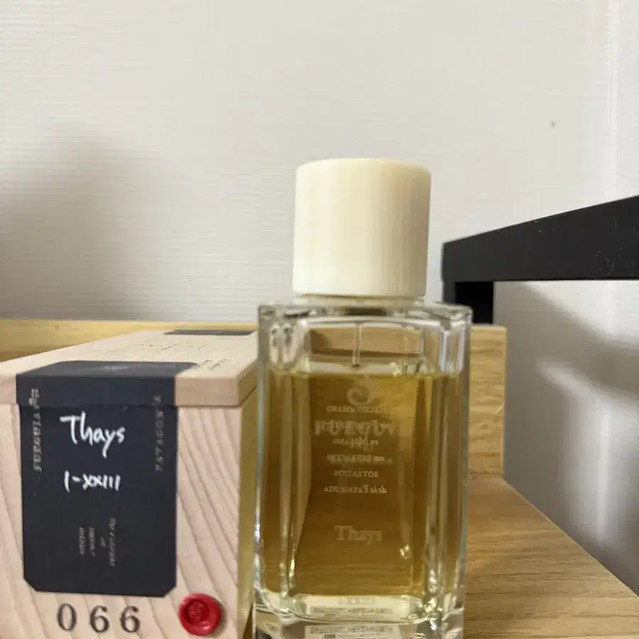 (주말까지만할인) 1833 (푸에기아) 향수 thays 100ml