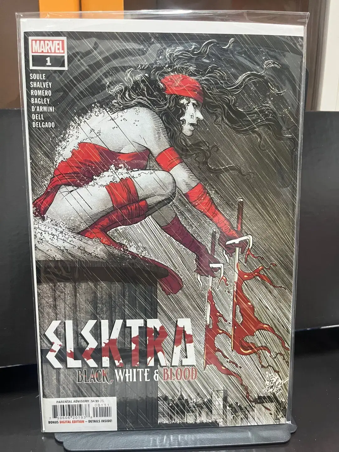 Elektra: Black, White & Blood #1