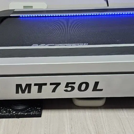 지엠스포츠 트레드밀 MT750L 고급 헬스 클럽용 런닝 머신 거의 세것