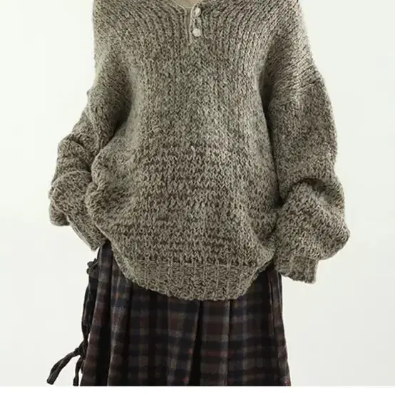 로컬맨션 button neck alpaka knit hoody