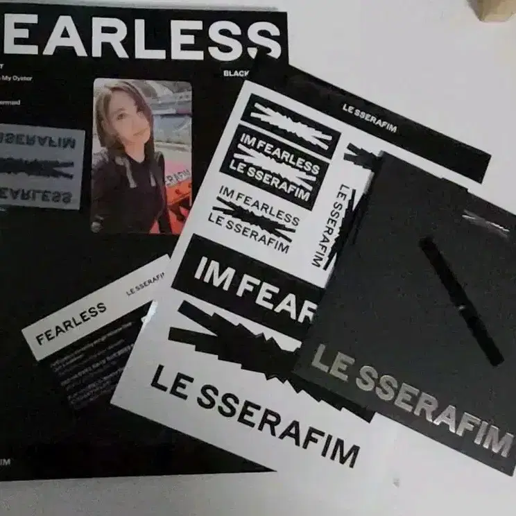 [급전]르세라핌 FEARLESS 앨범 세트 판매(포카/구성품/포스터 포함