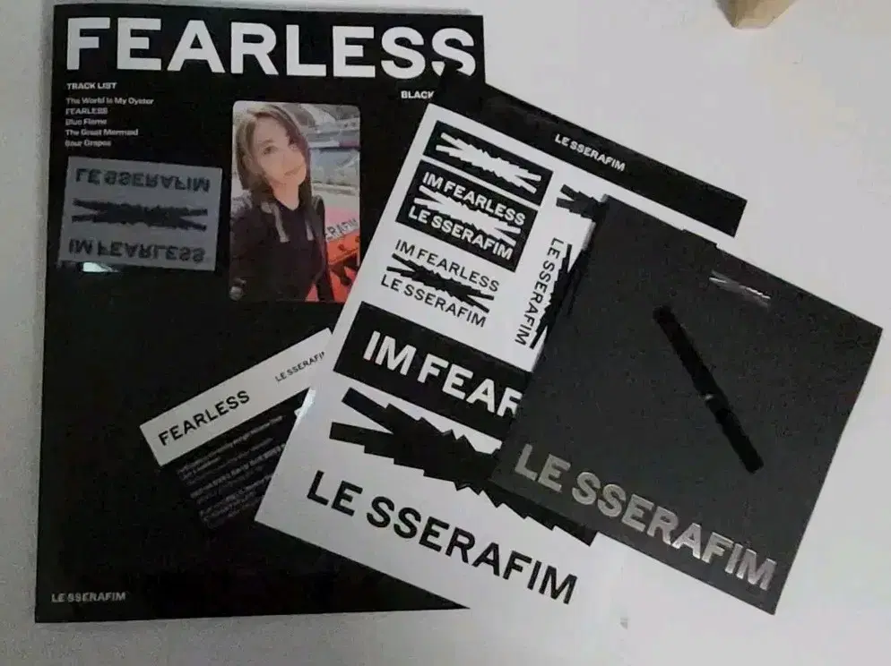 [급전]르세라핌 FEARLESS 앨범 세트 판매(포카/구성품/포스터 포함