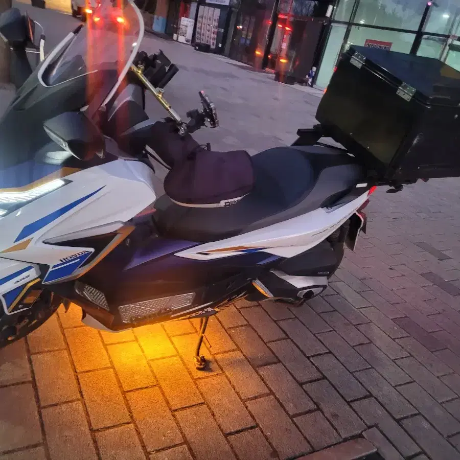 포르자350cc 21년식 (네고가능)