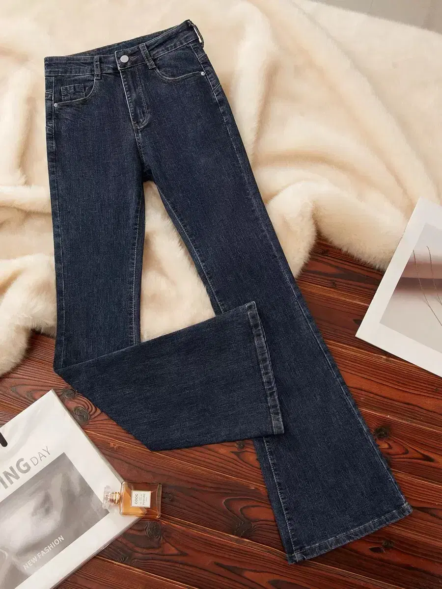 Bugle Jeans Small (New)