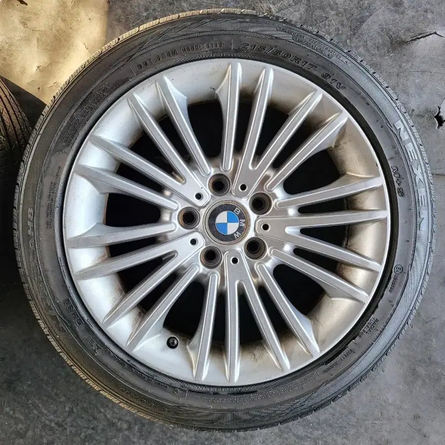 BMW 17인치 휠타이어 포터2 장착