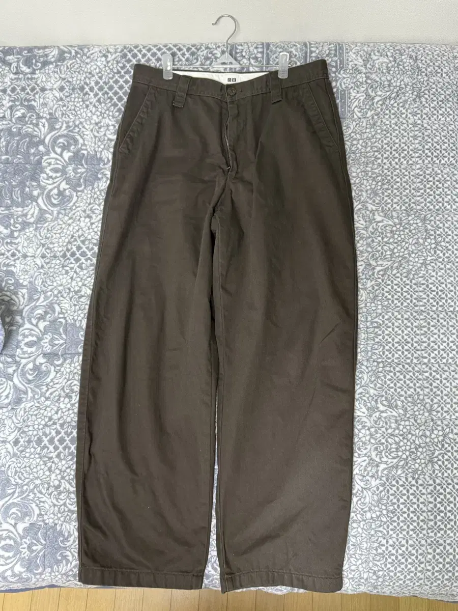 UniqloU Wide chinos brown 82 size