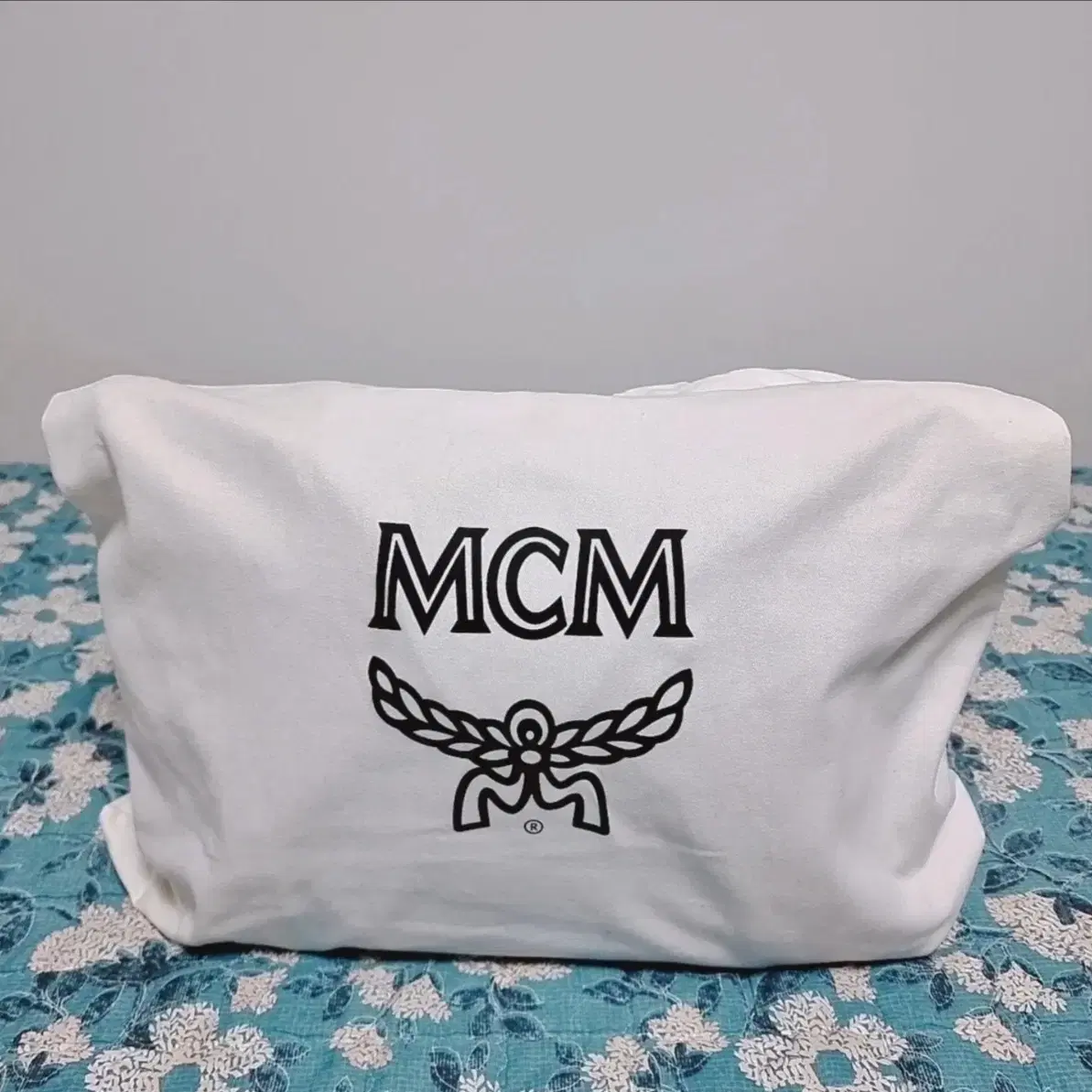 정품 MCM 쇼퍼백 (mwp0avi18co001)