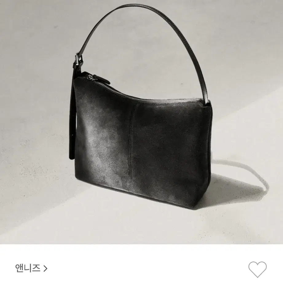 Andneeds 앤니즈 스웨이드 숄더백 블랙