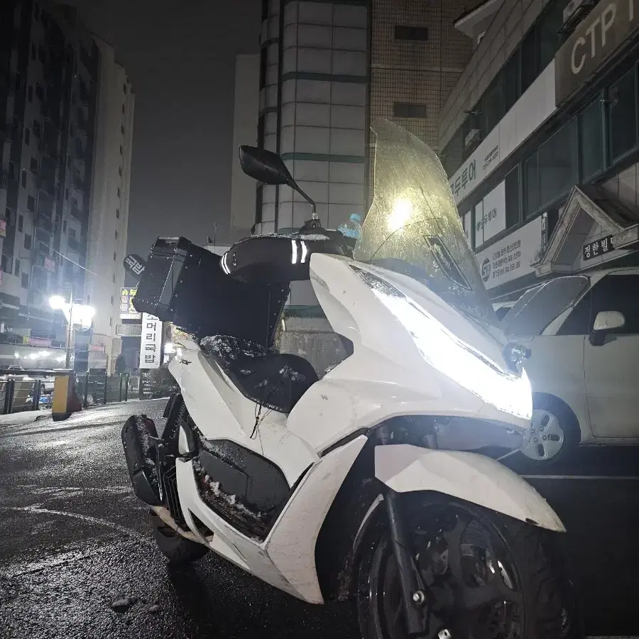 PCX125 21년식 화이트 풀튜닝