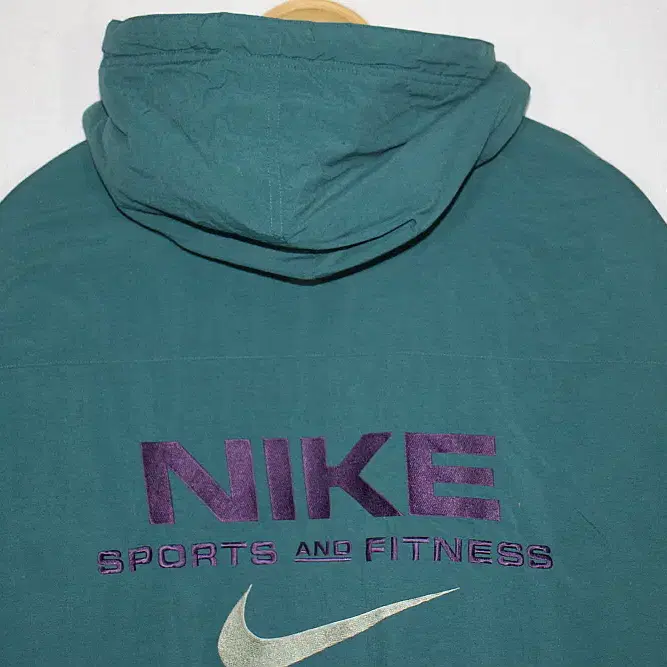 NIKE 나이키올드스쿨빅로고 105