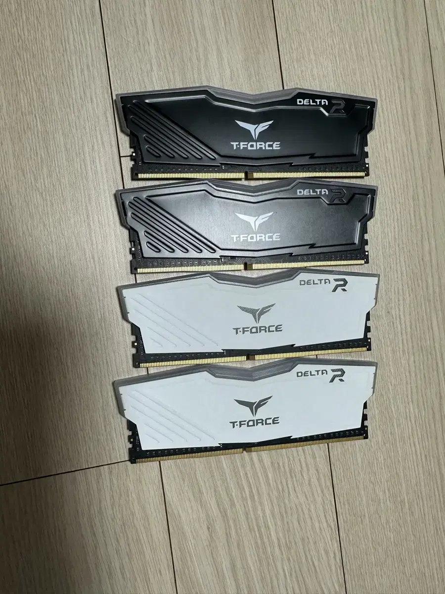 DDR4 램 8GB 4개