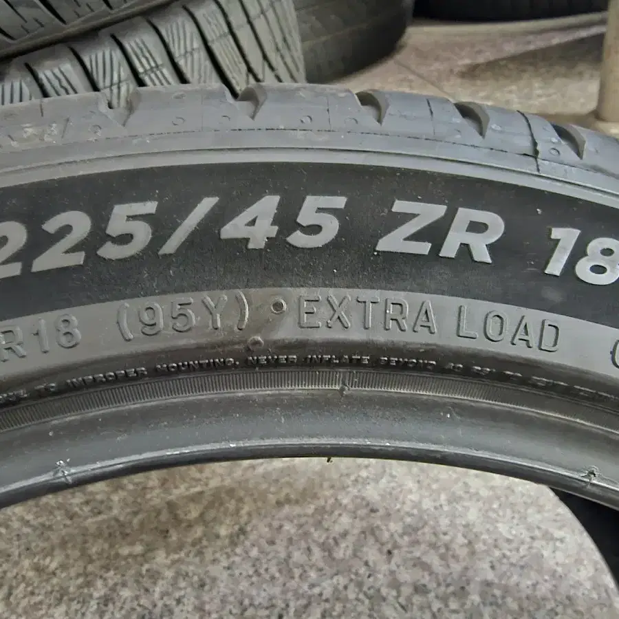 2254518 225/45R18 미쉐린중고PS5 2개 판매