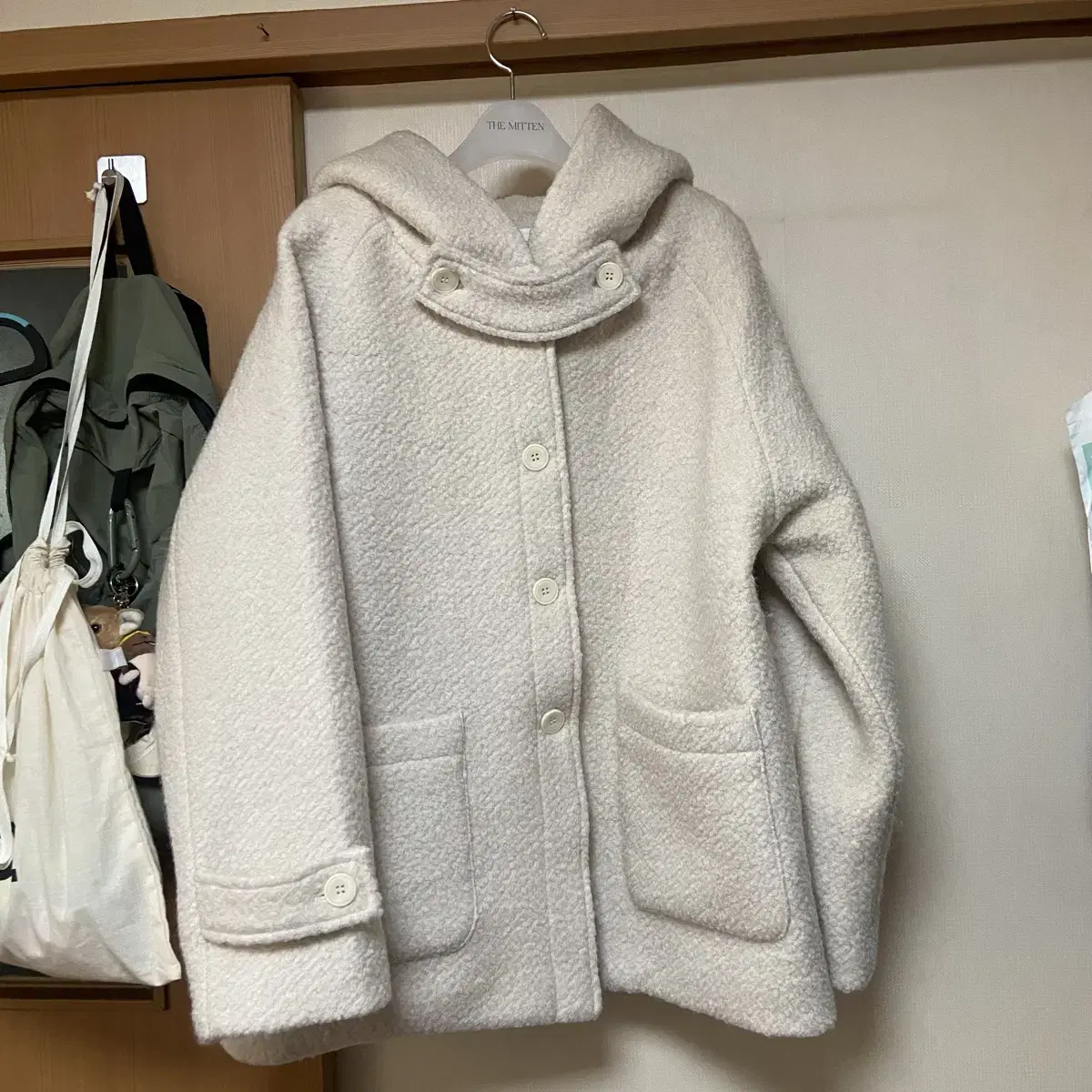 더미튼 Lamb hoodie coat 후디 코트