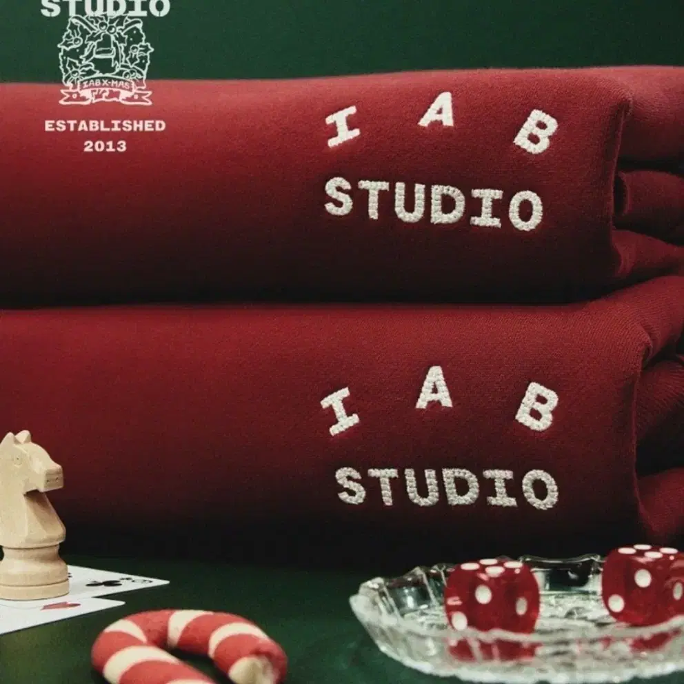 2XL) IAB STUDIO 크리스마스 후드티 한정판