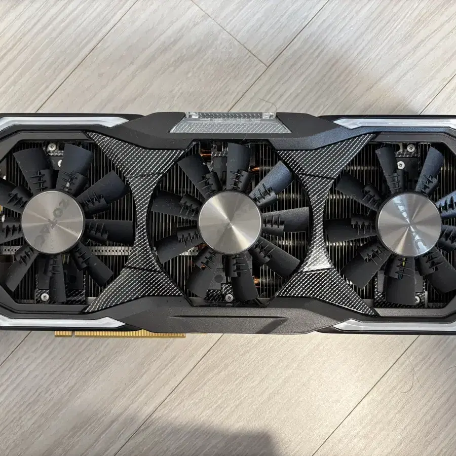 ZOTAC GTX1070 팝니다