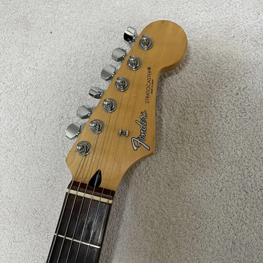 Fender japan stratocaster