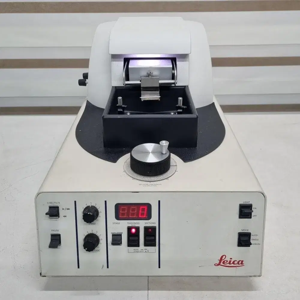 LEICA VT1000A Vibrating blade microtome