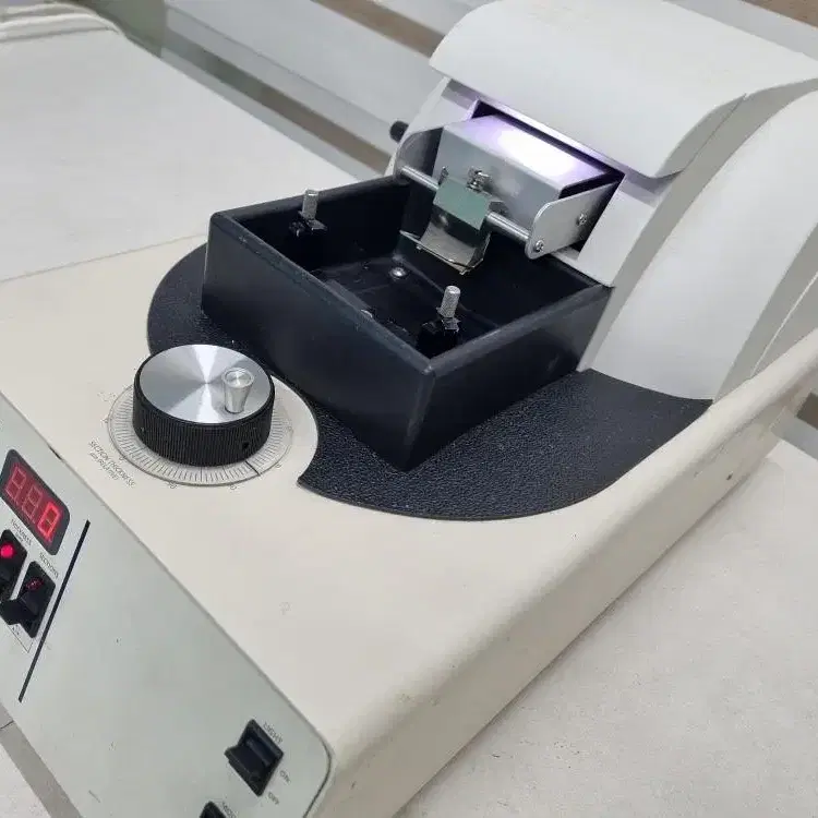 LEICA VT1000A Vibrating blade microtome