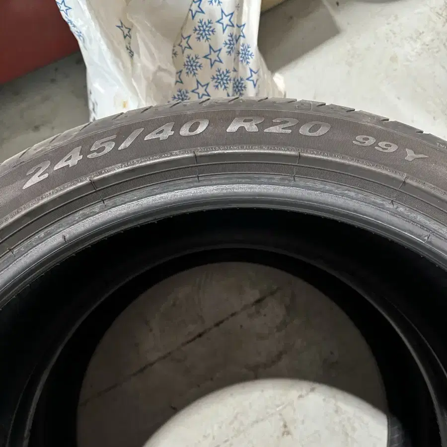 245/40r20 피렐리 런플렛 타이어 팝니다