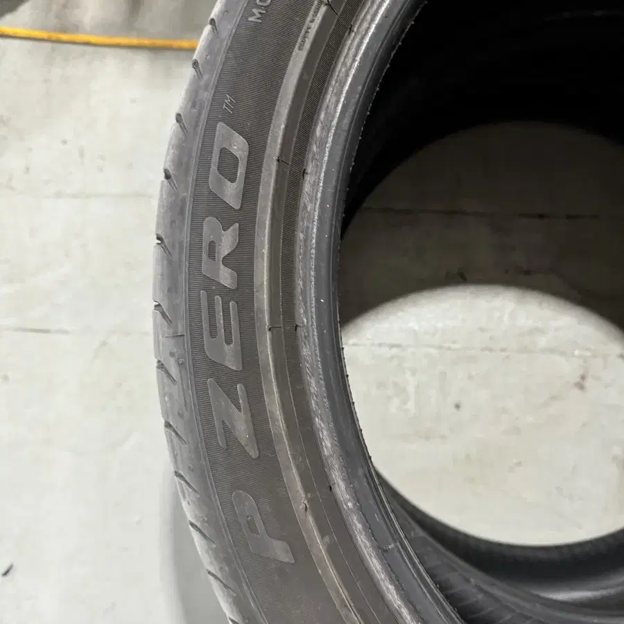 245/40r20 피렐리 런플렛 타이어 팝니다