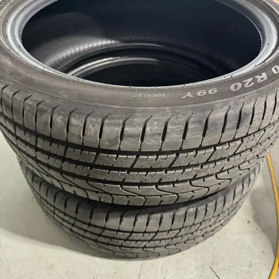 245/40r20 피렐리 런플렛 타이어 팝니다