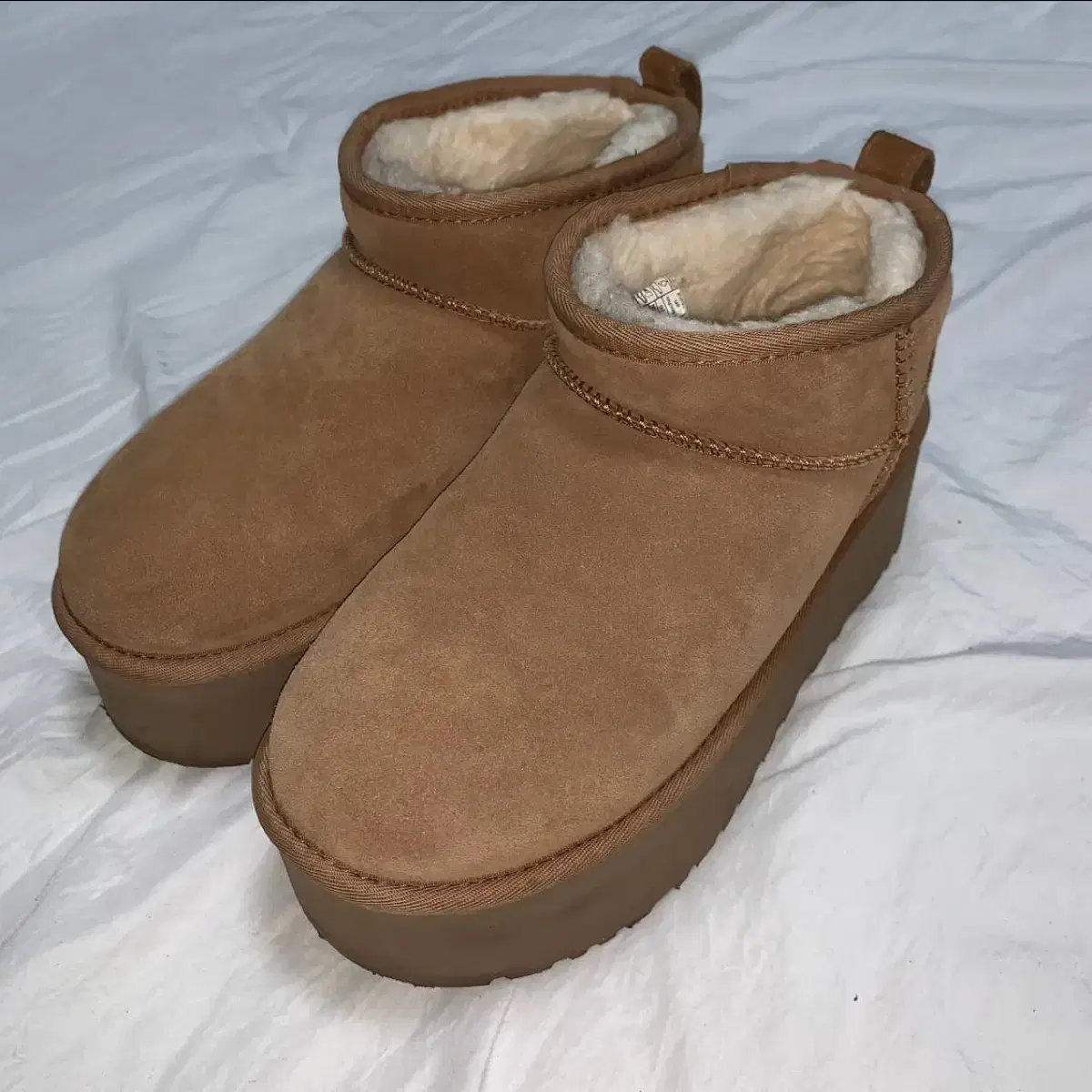 Ugg micro mini flatform boots