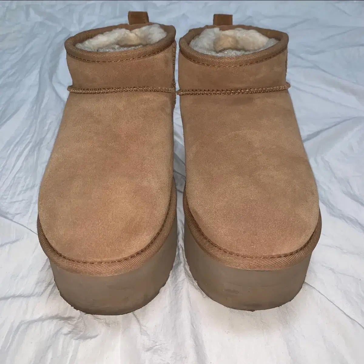 Ugg micro mini flatform boots