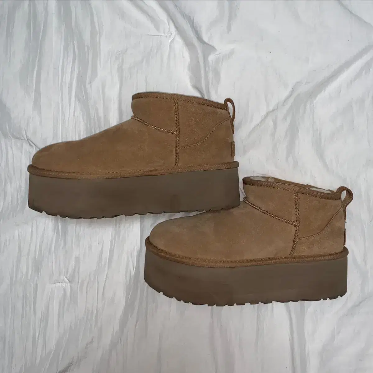 Ugg micro mini flatform boots