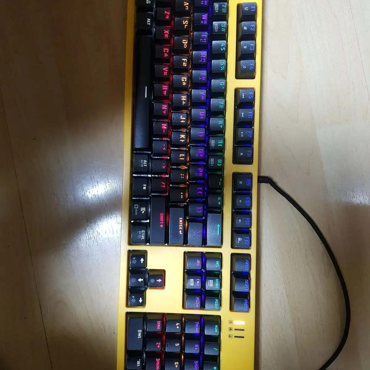 앱코 k660 카일광축 게이밍 키보드와 로지텍 G102C 마우스 팝니다