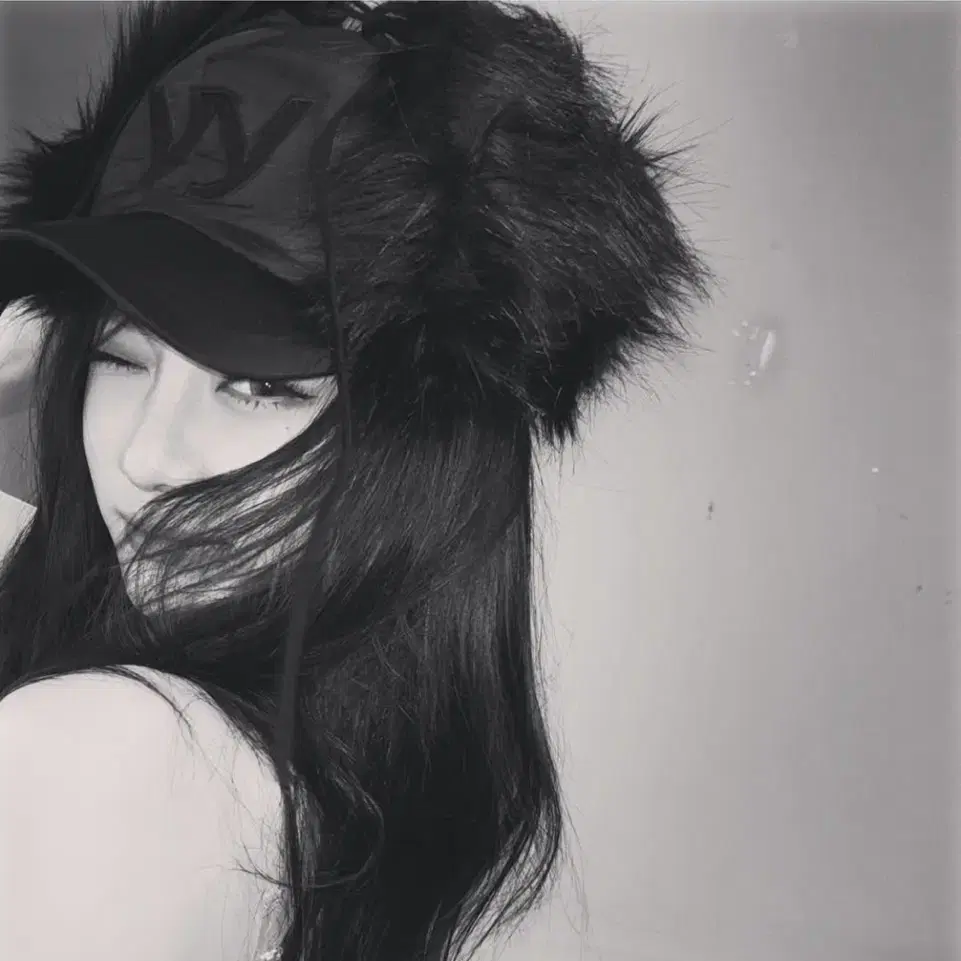 오픈와이와이 모자 FAUX FUR EARFLAP CAP, BLACK