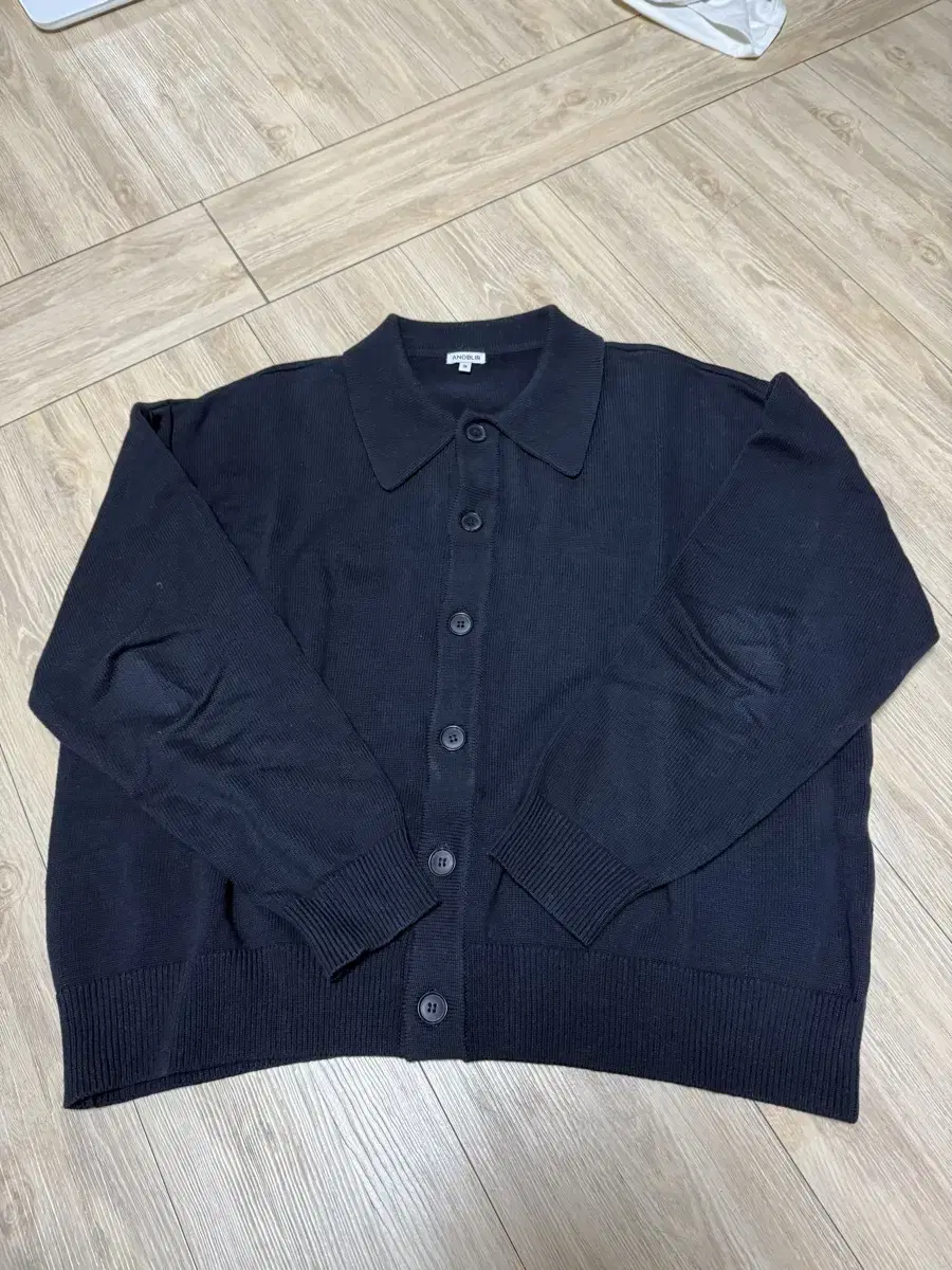 M) Anoblique Overfit Crop kara Cardigan Navy