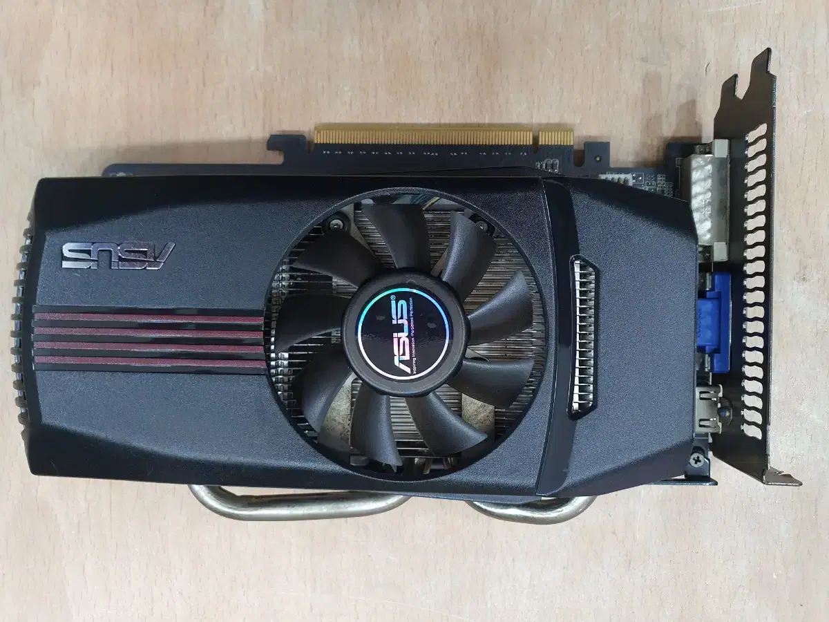 ASUS  지포스 GTX 550 TI 1G 그래픽카드 미세한소음