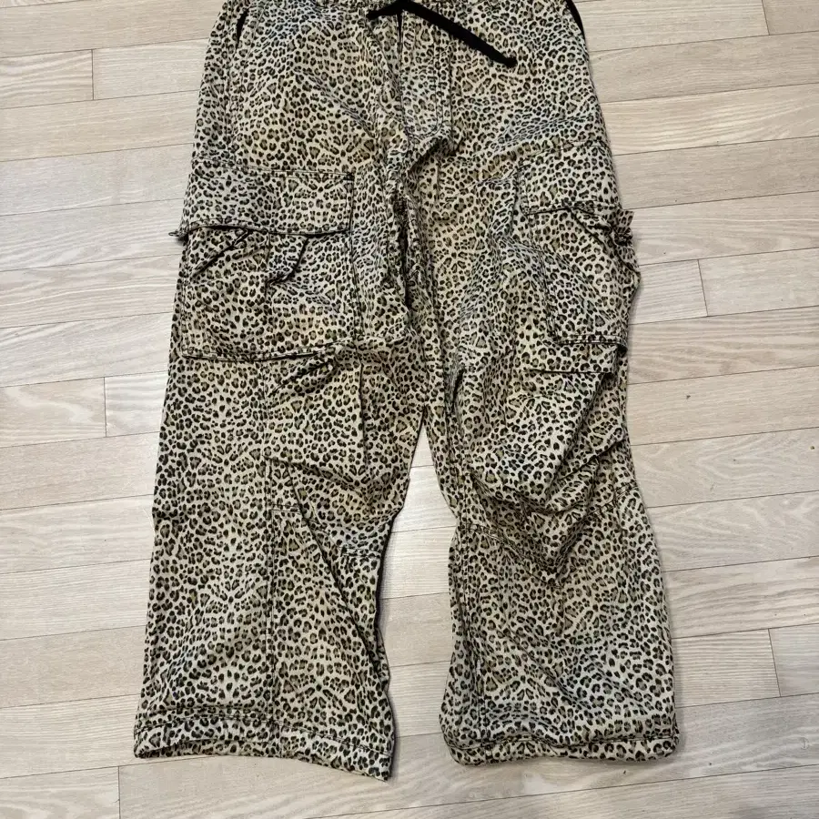 하이타이드 프랭키 SLANT POCKET CARGO PANTS LEOPA